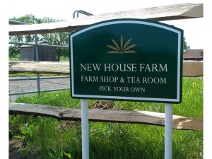 New House Farm Sign